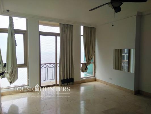 Pacific Point Torre 300, Área Metropolitana