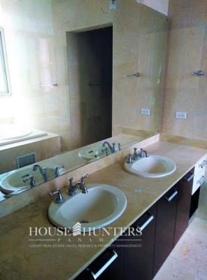 Pacific Point Torre 300, Punta Pacifica