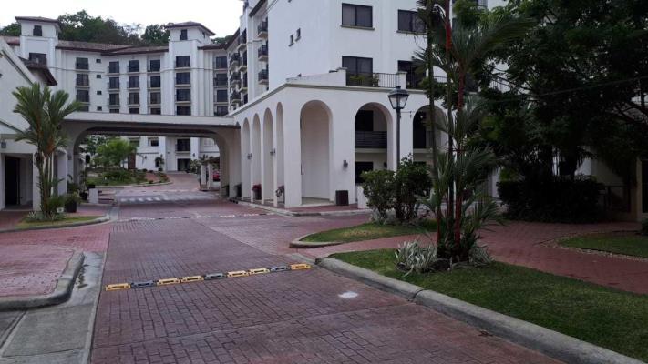 Embassy  Village, Curundú