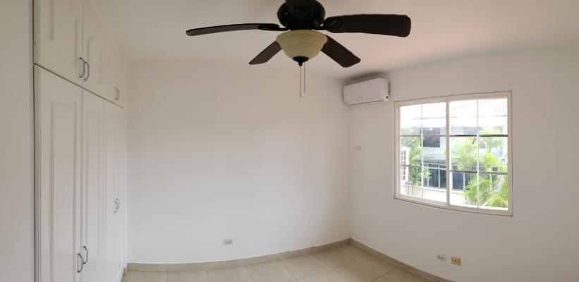 Villa Valencia, Panamá