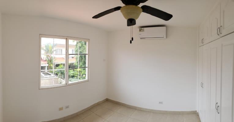 Villa Valencia, Juan Diaz