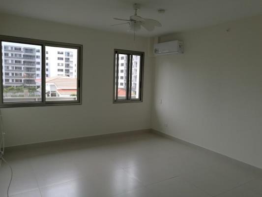 PH MIDRISE WOODLANDS, apartamento