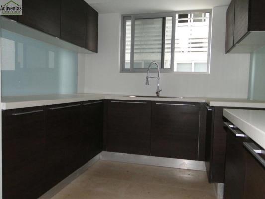 Yoo Panama, Avenida Balboa