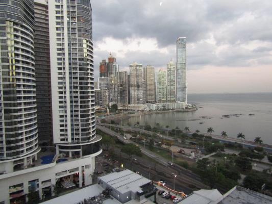 Bayfront  Tower, Área Metropolitana