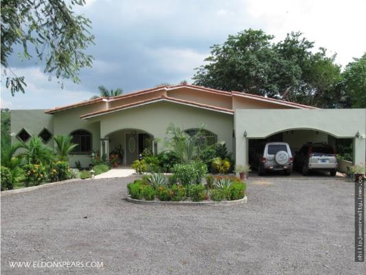 Brisas de Los Lagos, Barrio Colón