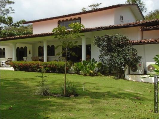 , Casa en alquiler en Boca Chica | P2011079