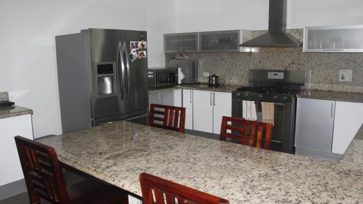 Embassy Club, Ancón