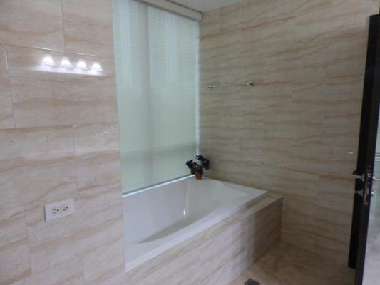 Allure at the park, Panamá