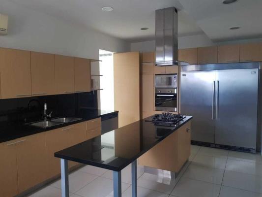 Altamar del Este, Costa del Este