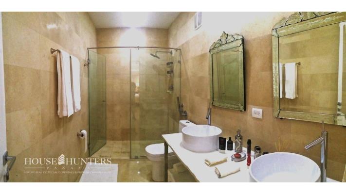 Yoo Panama, Avenida Balboa