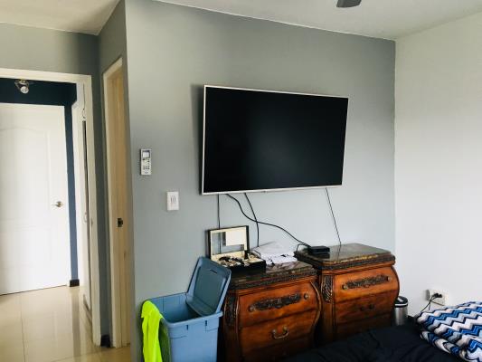 Pacific Blue, Área Metropolitana