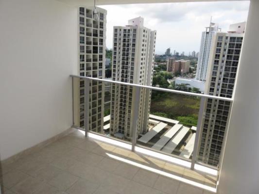 Rokas, Amelia Denis De Icaza