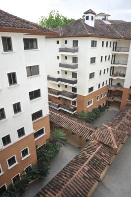 Embassy Club Courtyard, Ancón