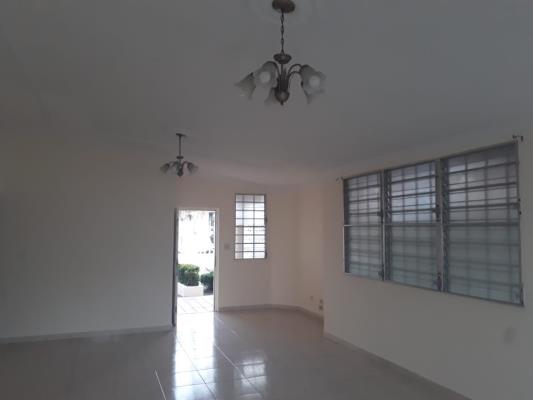 Brisas del Golf Panamá, Rufina Alfaro