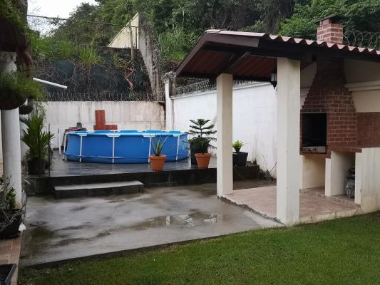 Residencial Las Verdes, Juan Demostenes Arosemena