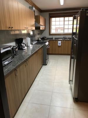 Alta Vista Brisas del golf, Rufina Alfaro