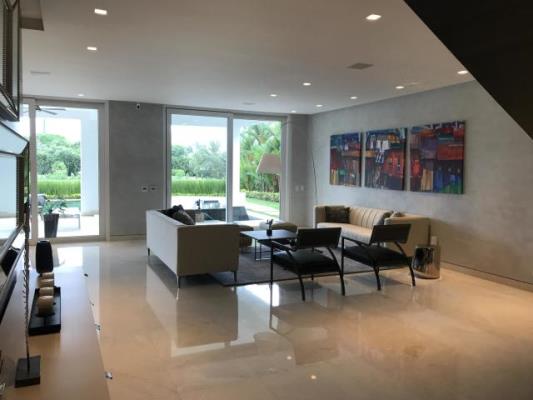 Santa Maria Golf, Santa Maria