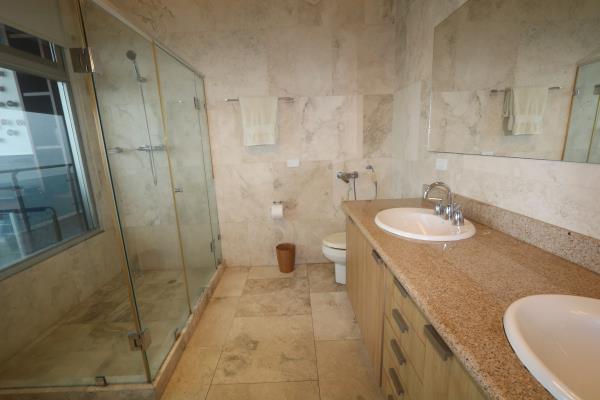 Aqualina, Punta Pacifica