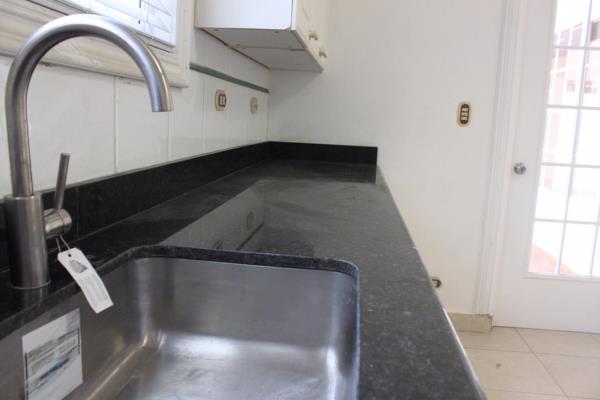 Costa Azul, Área Metropolitana