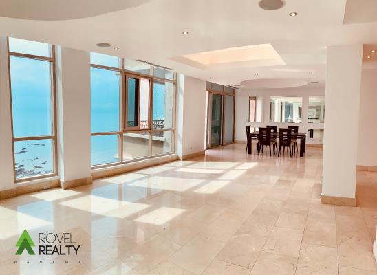 Pacific Point Torre 300, Área Metropolitana