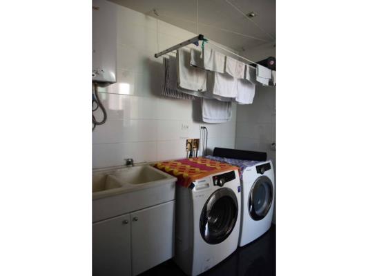 Bahia Esmeralda, Área Metropolitana