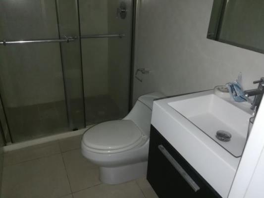 Waters on the bay, Avenida Balboa