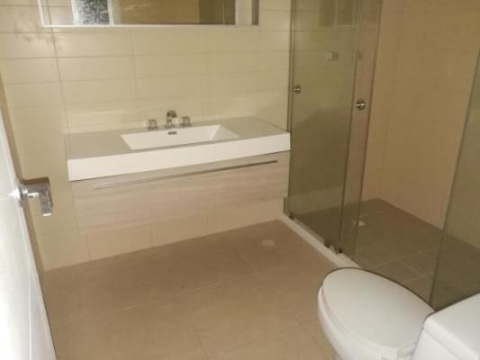 Waters on the bay, Avenida Balboa