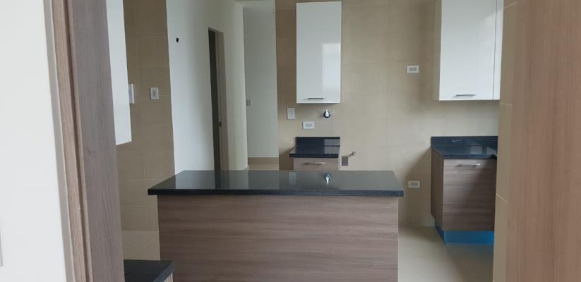 Deluxe Residence, Área Metropolitana