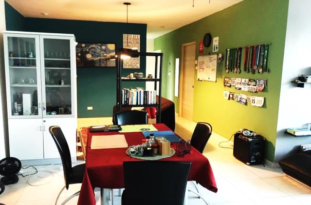 The Seawaves, Bella Vista