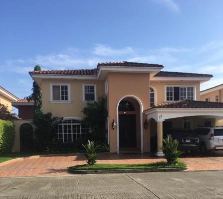 Costa Bay, Costa del Este