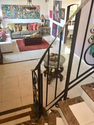 Costa Bay, Costa del Este