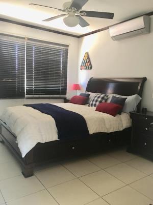 Costa Bay, Costa del Este