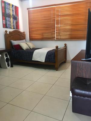 Costa Bay, Costa del Este