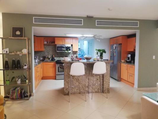 Embassy Club Courtyard, Ancón