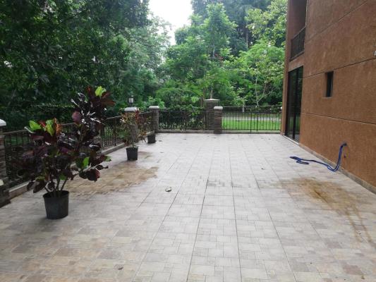 Embassy Club Courtyard, Panamá