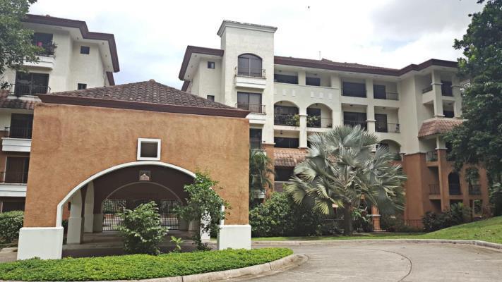 Embassy Club Courtyard, apartamento