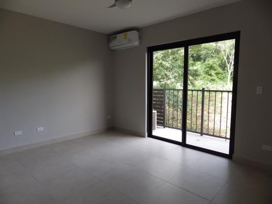Embassy  Village, apartamento