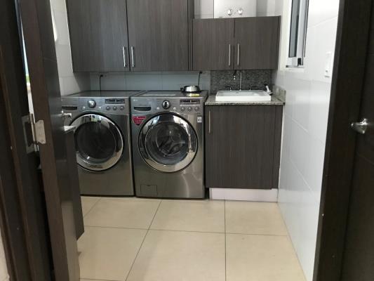 Costa del Este Country club , Área Metropolitana