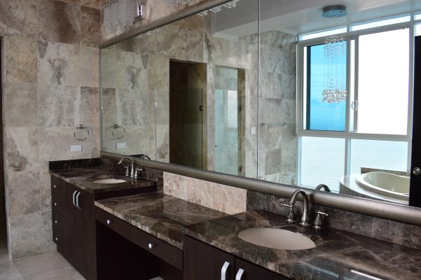 Vitri, Costa del Este