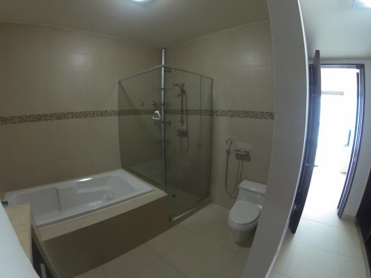 Oceanaire, Punta Pacifica