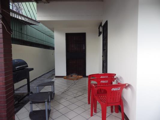 , Casa en alquiler en Betania | P2500169
