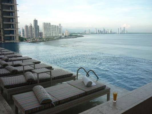 Trump Tower, Área Metropolitana