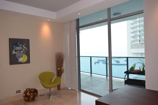 Grand Tower, Área Metropolitana