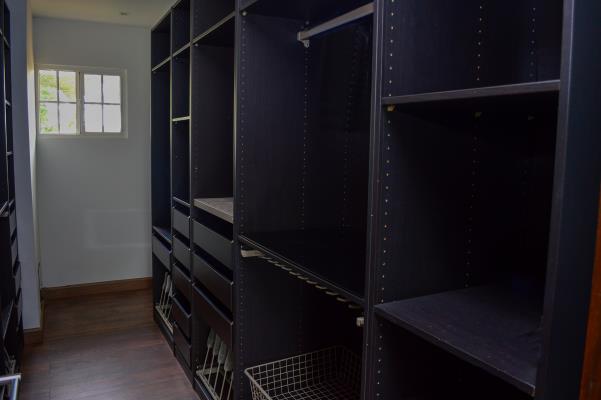 Costa Bay, Costa del Este