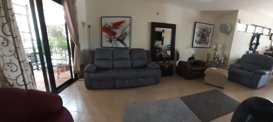 Hacienda Los Calderones, Puerto Caimito