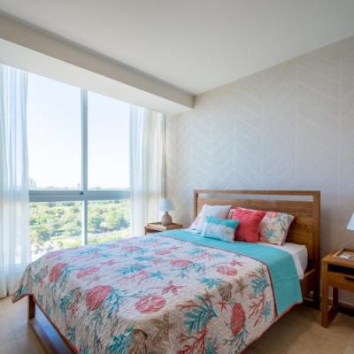 Royal Palms, Nueva Gorgona