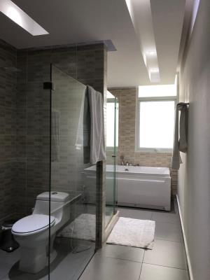 Costa Esmeralda, casa