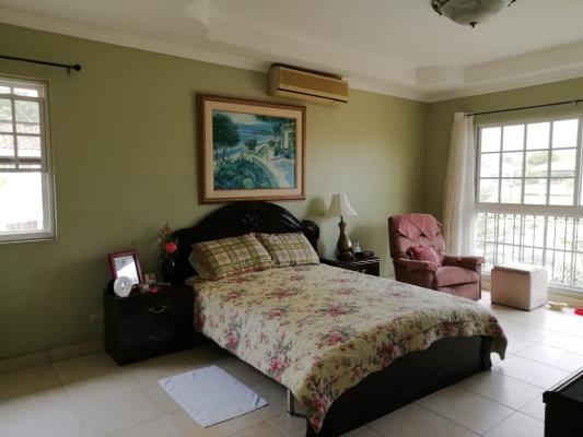 Costa del Este, Costa Azul, Área Metropolitana