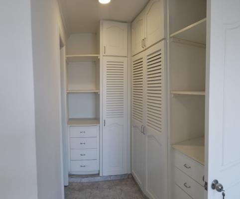 P.H. Atrium, Área Metropolitana