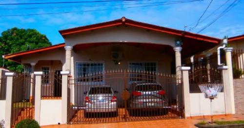 Brisas del Golf Panamá, Rufina Alfaro